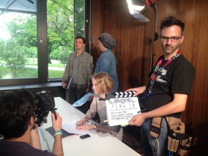 Das Team von InZwischenZeit:Filme am Campus Westend in Frankfurt dreht eine Szene des Spielfilms Uranophobie, die Angst vor dem Himmel.